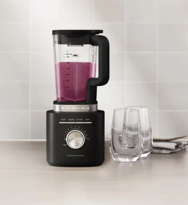 KitchenAid Pure Power Blender with a 2 L (68 oz.) Plastic Jar and a Bonus 1.85 L (62 oz.) Glass Jar