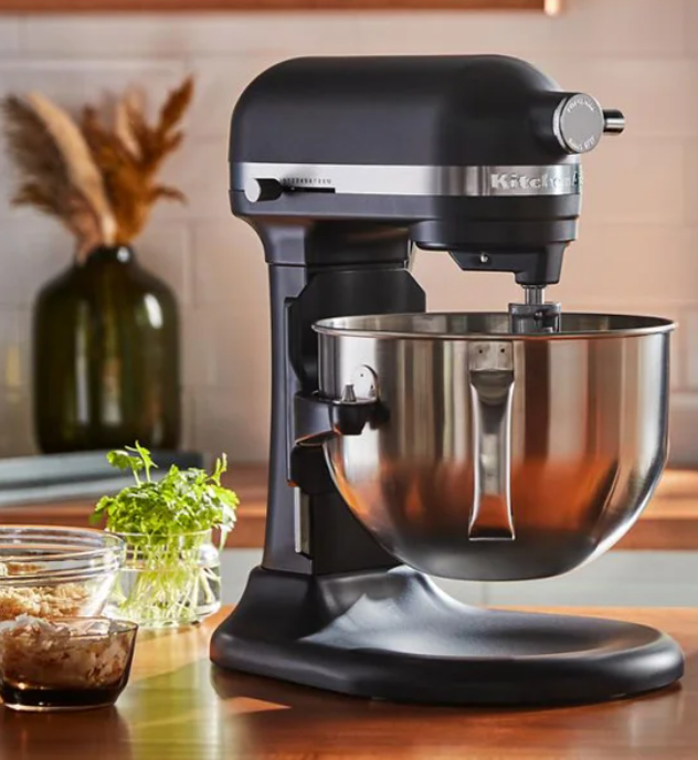 KitchenAid 5.68 L (6 qt.) Bowl-Lift Stand Mixer