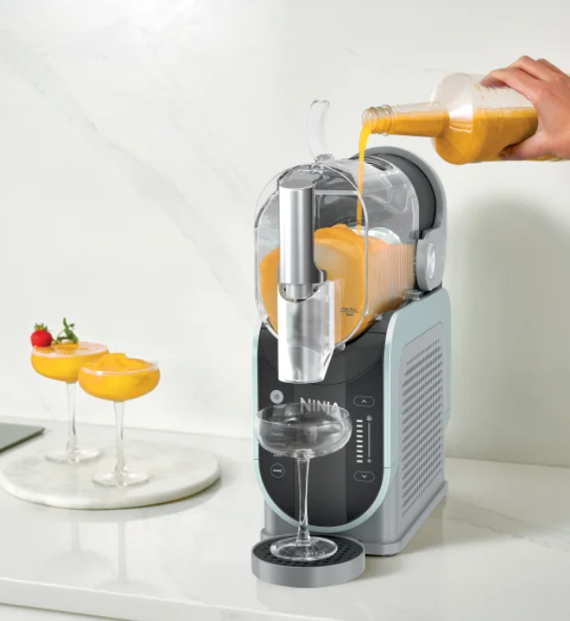 Ninja SLUSHi 2.84 L (96 oz.) Professional Frozen Drink Maker with 2 Insulated Bubble Cups