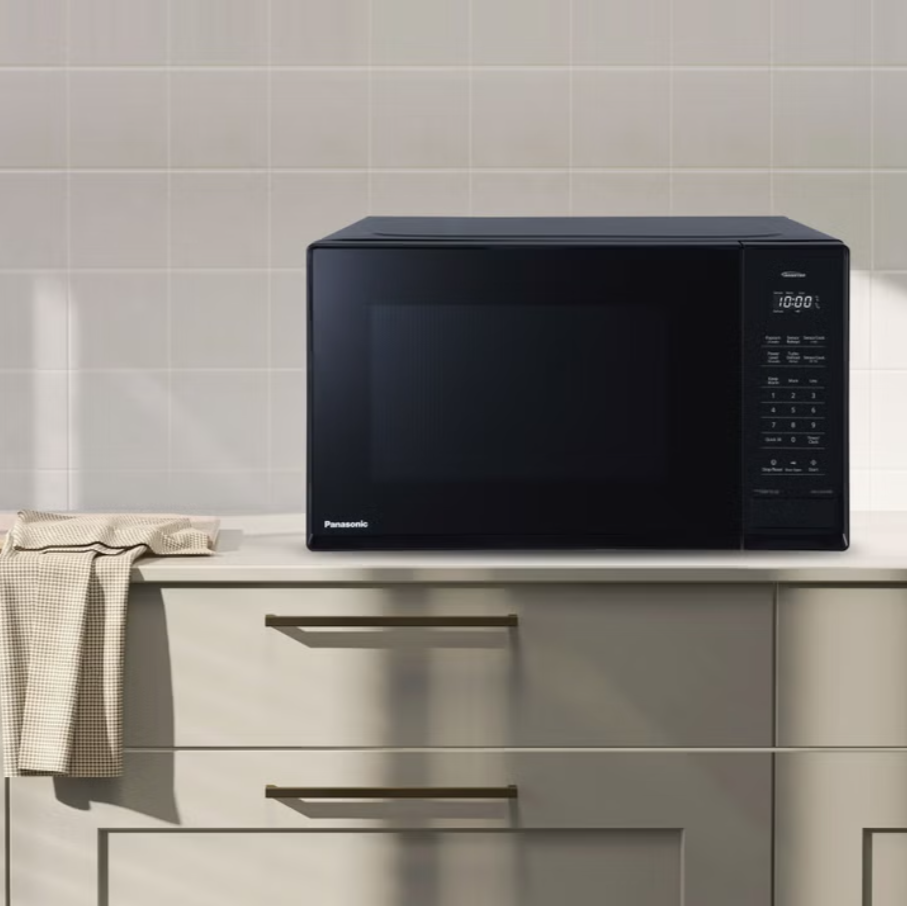 Panasonic 1.3 cu.ft. Inverter Microwave - Black